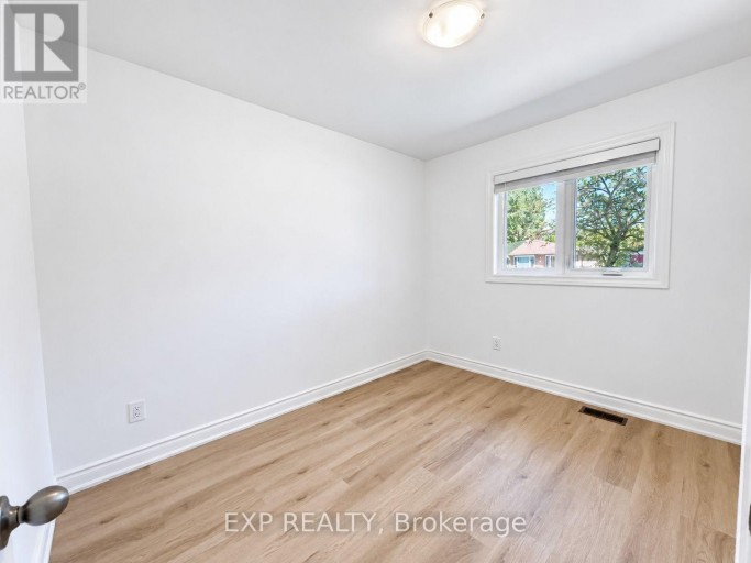 1488 SWANAGE CRESCENT, Mississauga (Clarkson), Ontario, L5J3N8