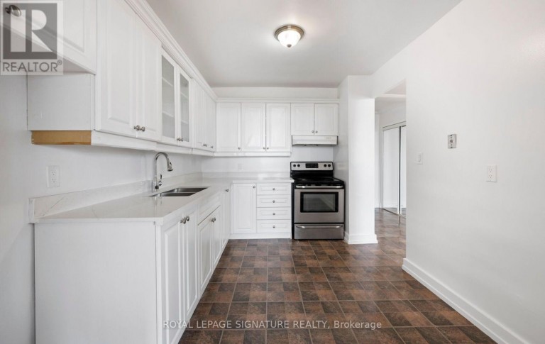 901 - 14 NEILSON DRIVE, Toronto (Markland Wood), Ontario, M9C1V6