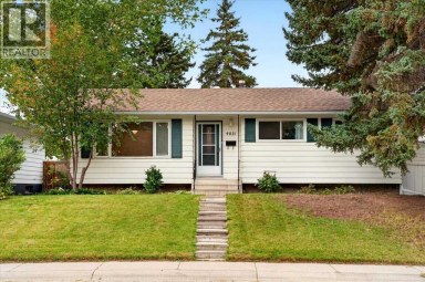 4831 48 Street NW Calgary Alberta photo 1