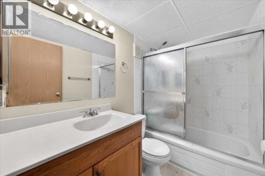 4831 48 Street NW Calgary Alberta photo 26
