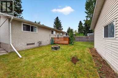 4831 48 Street NW Calgary Alberta photo 34