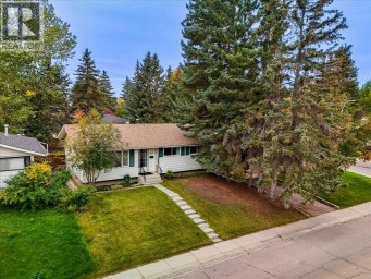 4831 48 Street NW Calgary Alberta photo 40