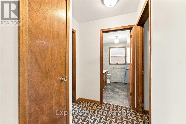 863 WEDGEWOOD COURT, Peterborough (Monaghan Ward 2), Ontario, K9J7T8