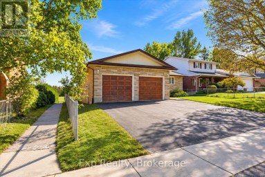 863 WEDGEWOOD COURT Peterborough (Monaghan Ward 2) Ontario photo 3