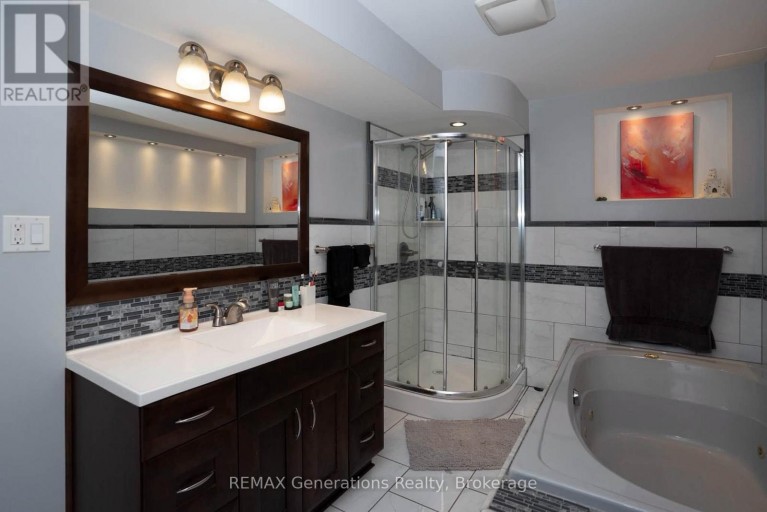 330 MONTCLAIR STREET, Thunder Bay (Current River), Ontario, P7A1M4