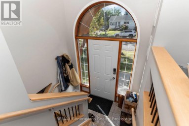 330 MONTCLAIR STREET Thunder Bay (Current River) Ontario photo 2