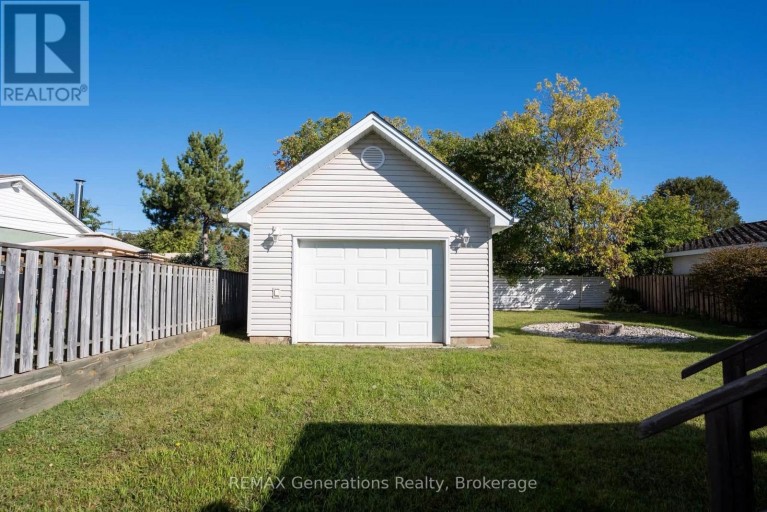 330 MONTCLAIR STREET, Thunder Bay (Current River), Ontario, P7A1M4