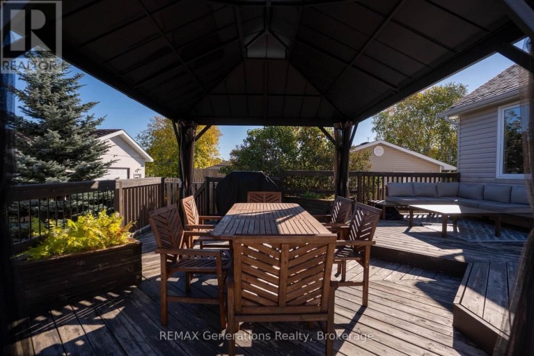 330 MONTCLAIR STREET, Thunder Bay (Current River), Ontario, P7A1M4
