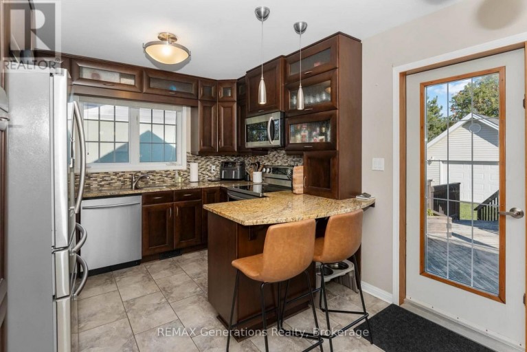 330 MONTCLAIR STREET, Thunder Bay (Current River), Ontario, P7A1M4