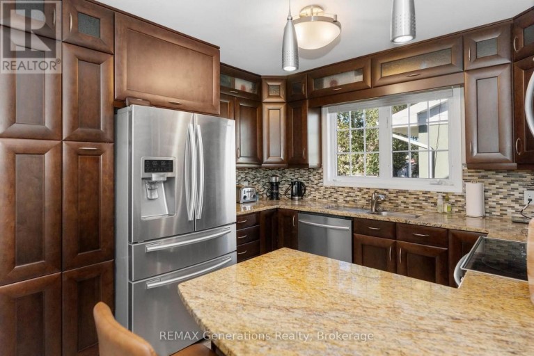330 MONTCLAIR STREET, Thunder Bay (Current River), Ontario, P7A1M4