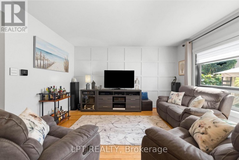 416 FLANAGAN COURT, Newmarket (Summerhill Estates), Ontario, L3X2E9