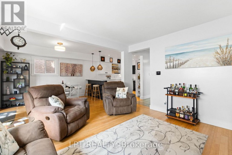 416 FLANAGAN COURT, Newmarket (Summerhill Estates), Ontario, L3X2E9