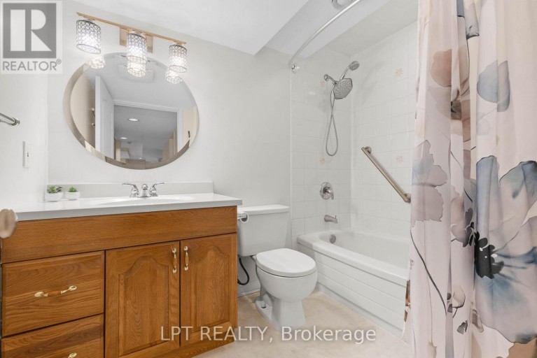 416 FLANAGAN COURT, Newmarket (Summerhill Estates), Ontario, L3X2E9