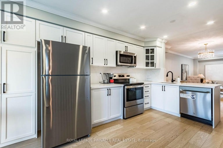 4 - 3480 UPPER MIDDLE ROAD, Burlington (Palmer), Ontario, L7M4R8