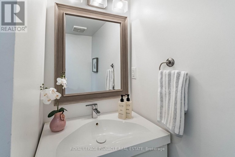 4 - 3480 UPPER MIDDLE ROAD, Burlington (Palmer), Ontario, L7M4R8