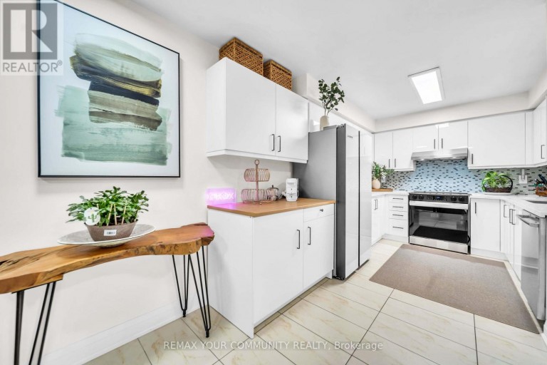 26 TED WRAY CIRCLE, Toronto (Downsview-Roding-CFB), Ontario, M3L0G5
