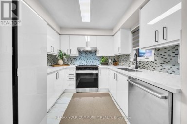 26 TED WRAY CIRCLE Toronto (Downsview-Roding-CFB) Ontario photo 12
