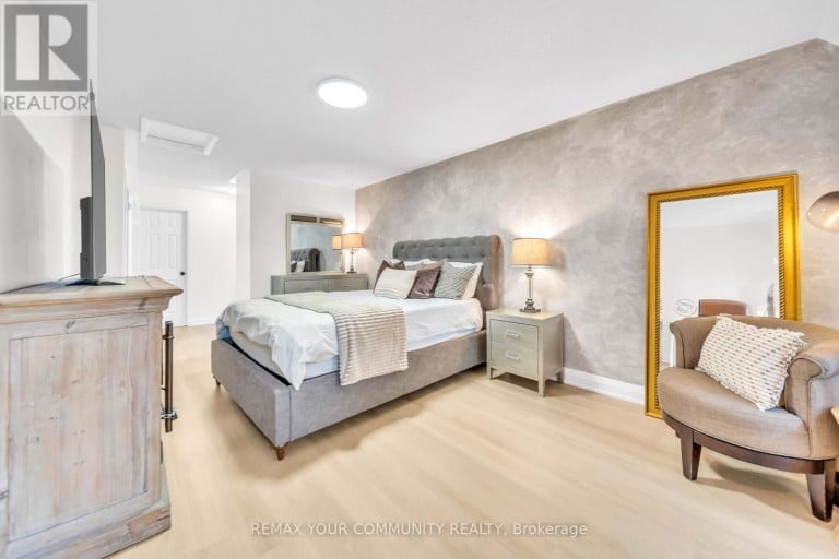 26 TED WRAY CIRCLE, Toronto (Downsview-Roding-CFB), Ontario, M3L0G5