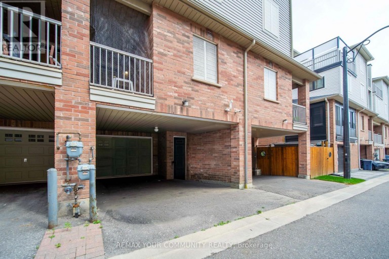 26 TED WRAY CIRCLE, Toronto (Downsview-Roding-CFB), Ontario, M3L0G5