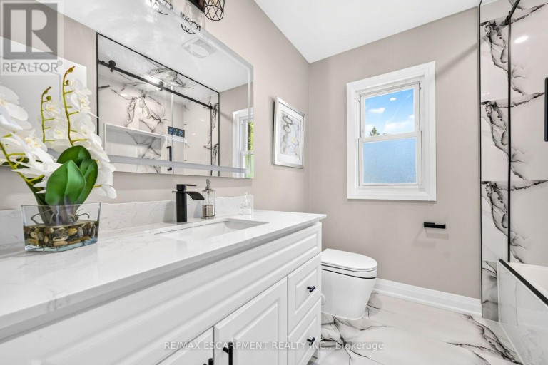 362 ROSSEAU ROAD, Hamilton (Rosedale), Ontario, L8K4T2