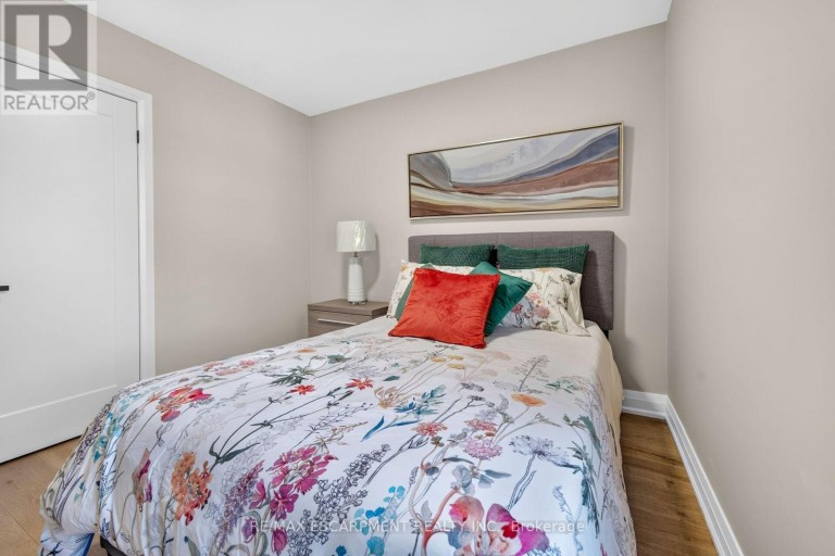362 ROSSEAU ROAD, Hamilton (Rosedale), Ontario, L8K4T2