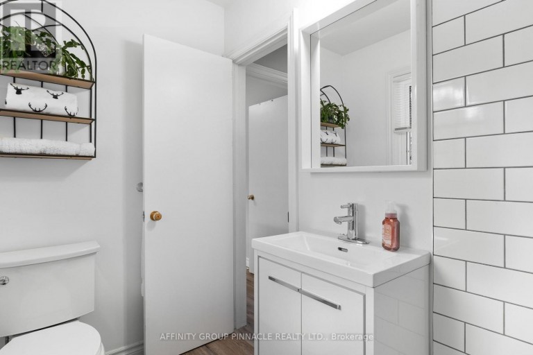 17 RICHARD AVENUE, Kawartha Lakes (Lindsay), Ontario, K9V5H4