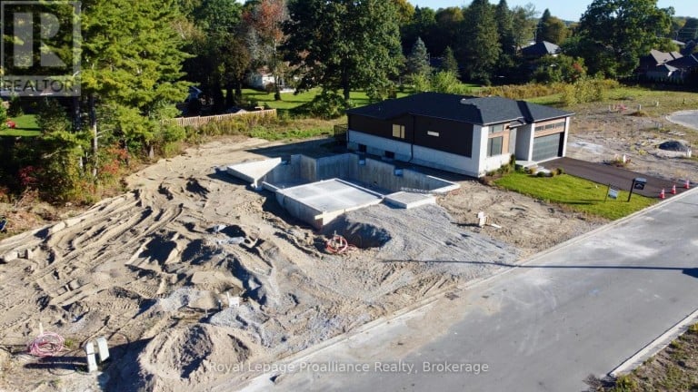 25 EXETER COURT, Quinte West (Murray Ward), Ontario, K8V5P4
