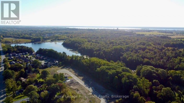 25 EXETER COURT, Quinte West (Murray Ward), Ontario, K8V5P4