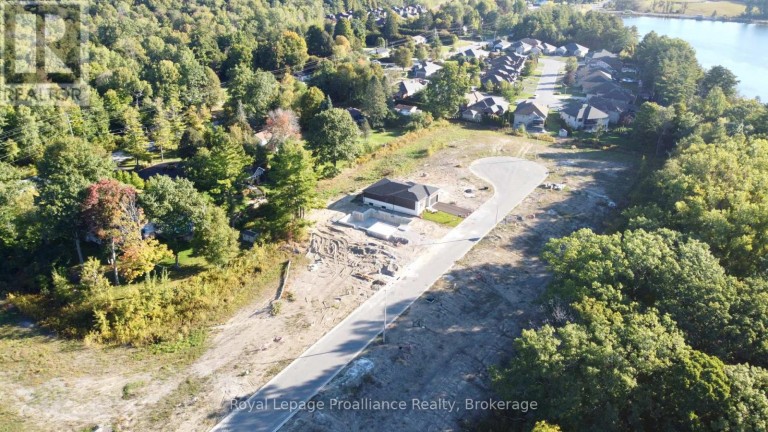 25 EXETER COURT, Quinte West (Murray Ward), Ontario, K8V5P4