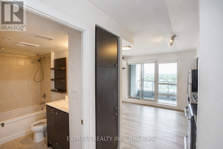 1105 - 2015 SHEPPARD AVENUE E, Toronto (Henry Farm), Ontario, M2J0B3