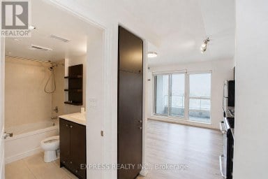 1105 - 2015 SHEPPARD AVENUE E Toronto (Henry Farm) Ontario photo 15