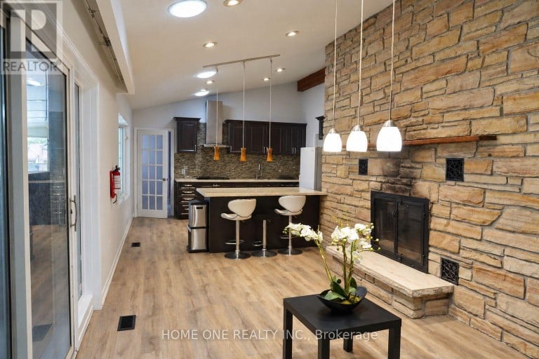 10934 WARDEN AVENUE, Markham (Victoria Square), Ontario, L6C1N4