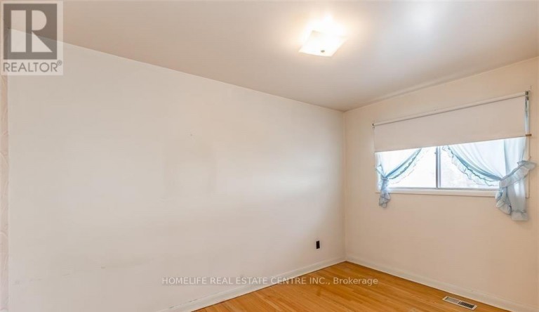 (UPSTAIRS) - 28 PRATT ROAD, Barrie (Wellington), Ontario, L4M2L1
