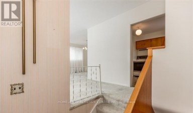 (UPSTAIRS) - 28 PRATT ROAD Barrie (Wellington) Ontario photo 3