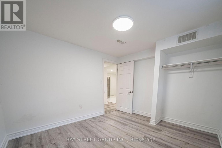 BASEMENT - 82 EXBURY ROAD, Toronto (Downsview-Roding-CFB), Ontario, M3M1R1