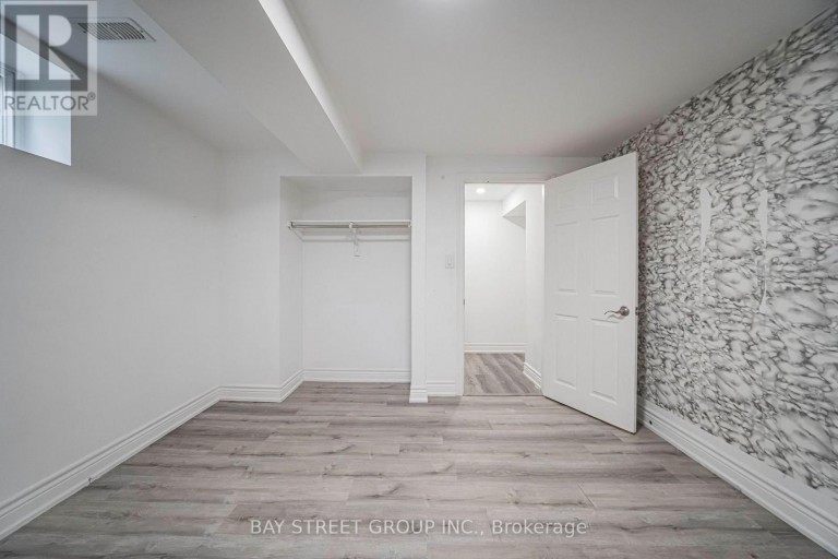 BASEMENT - 82 EXBURY ROAD, Toronto (Downsview-Roding-CFB), Ontario, M3M1R1