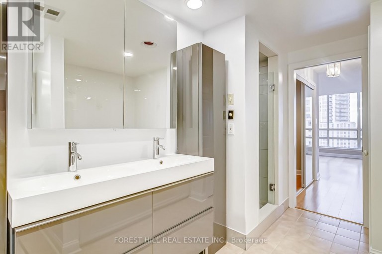 PH7 - 55 KINGSBRIDGE GARDEN CIRCLE, Mississauga (Hurontario), Ontario, L5R1Y1