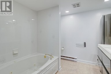 PH7 - 55 KINGSBRIDGE GARDEN CIRCLE Mississauga (Hurontario) Ontario photo 31