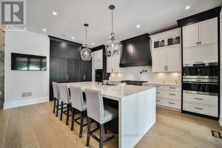 1301 TWIN OAKS DELL, Mississauga (Lorne Park), Ontario, L5H3J9