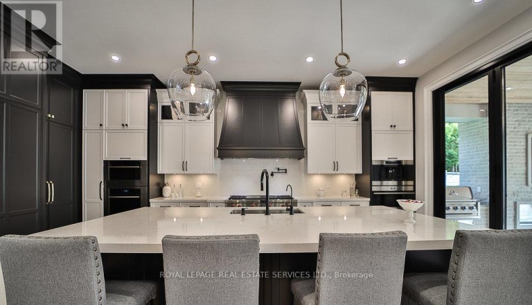 1301 TWIN OAKS DELL, Mississauga (Lorne Park), Ontario, L5H3J9