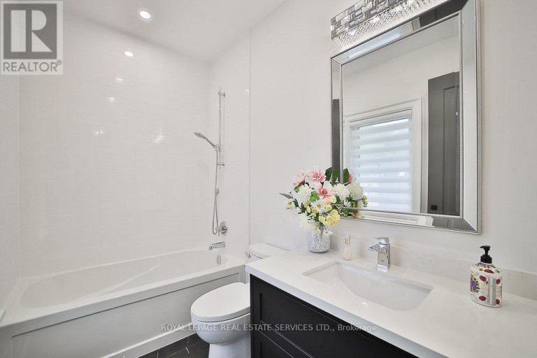 1301 TWIN OAKS DELL, Mississauga (Lorne Park), Ontario, L5H3J9