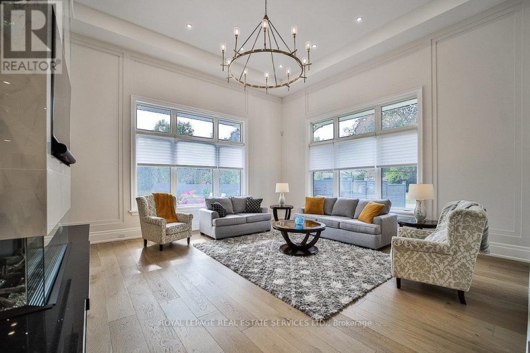 1301 TWIN OAKS DELL, Mississauga (Lorne Park), Ontario, L5H3J9