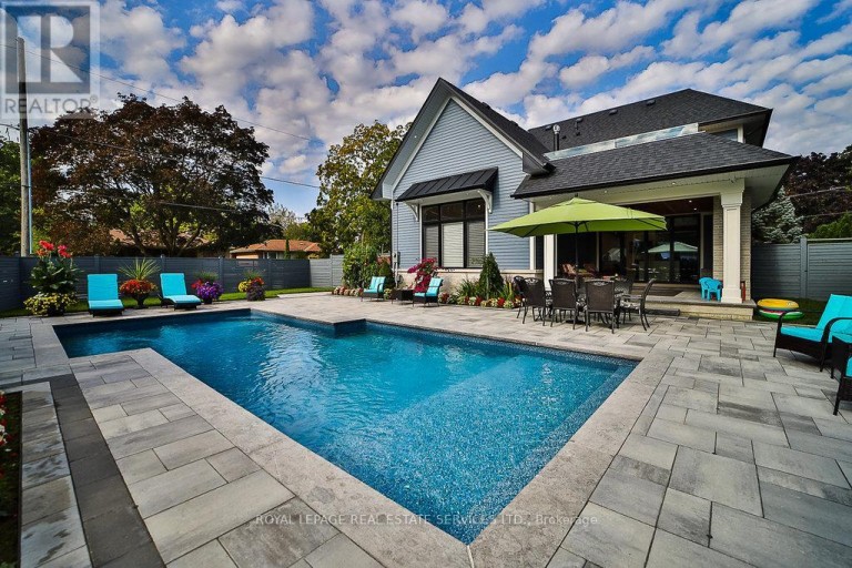 1301 TWIN OAKS DELL, Mississauga (Lorne Park), Ontario, L5H3J9