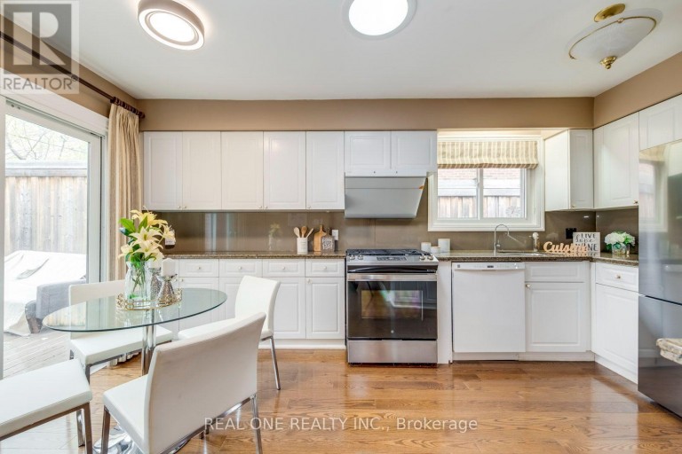 1246 LANDFAIR CRESCENT, Oakville (FA Falgarwood), Ontario, L6H2N3