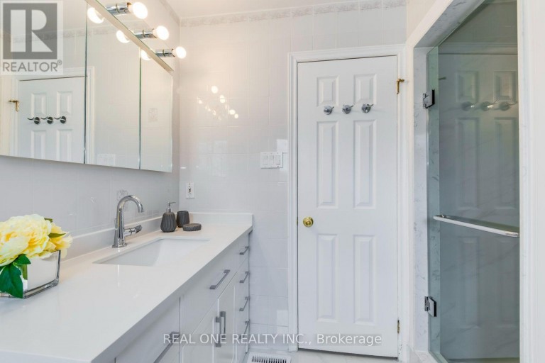1246 LANDFAIR CRESCENT, Oakville (FA Falgarwood), Ontario, L6H2N3