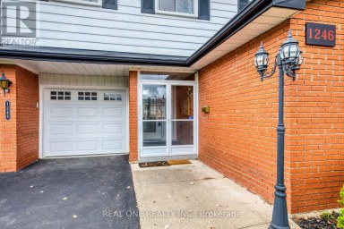 1246 LANDFAIR CRESCENT Oakville (FA Falgarwood) Ontario photo 5