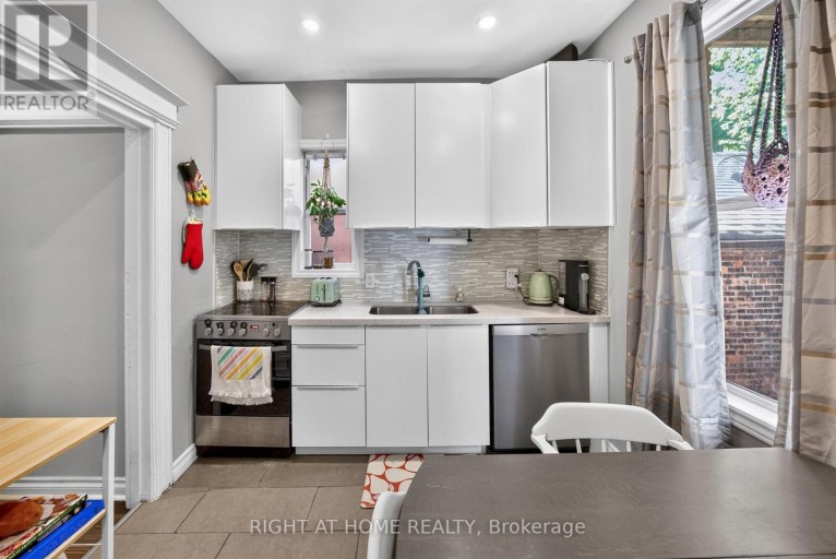 1 - 24 LOCKE STREET S, Hamilton (Strathcona), Ontario, L8P3Z8