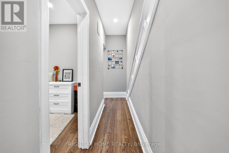 1 - 24 LOCKE STREET S, Hamilton (Strathcona), Ontario, L8P3Z8