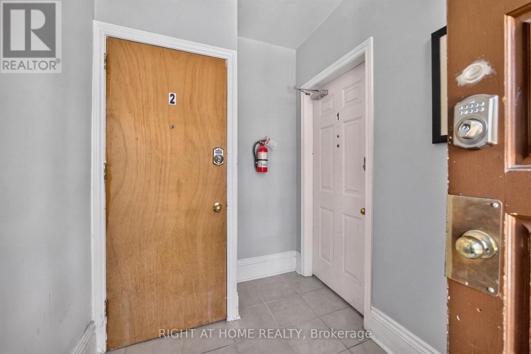 1 - 24 LOCKE STREET S, Hamilton (Strathcona), Ontario, L8P3Z8