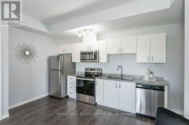 319 - 35 KINGSBURY SQUARE Guelph (Pineridge/Westminster Woods) Ontario photo 14